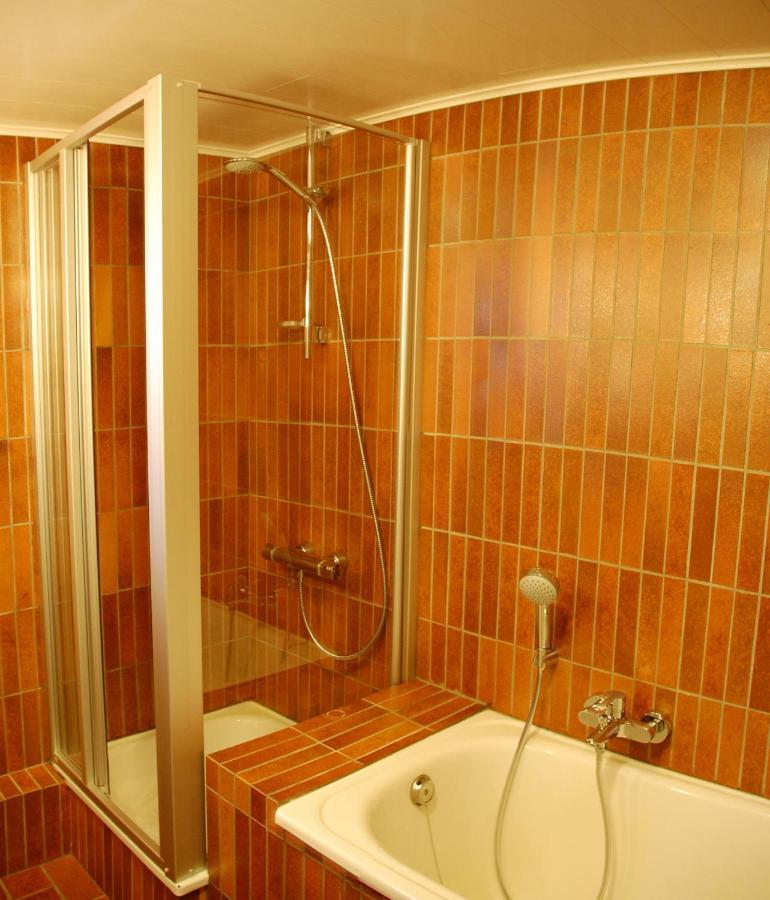 Ruhiges, Gemuetliches Ferienhaus Mit Grossem Garten Waimes Exterior foto
